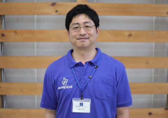 生産部 Y.I 正面写真