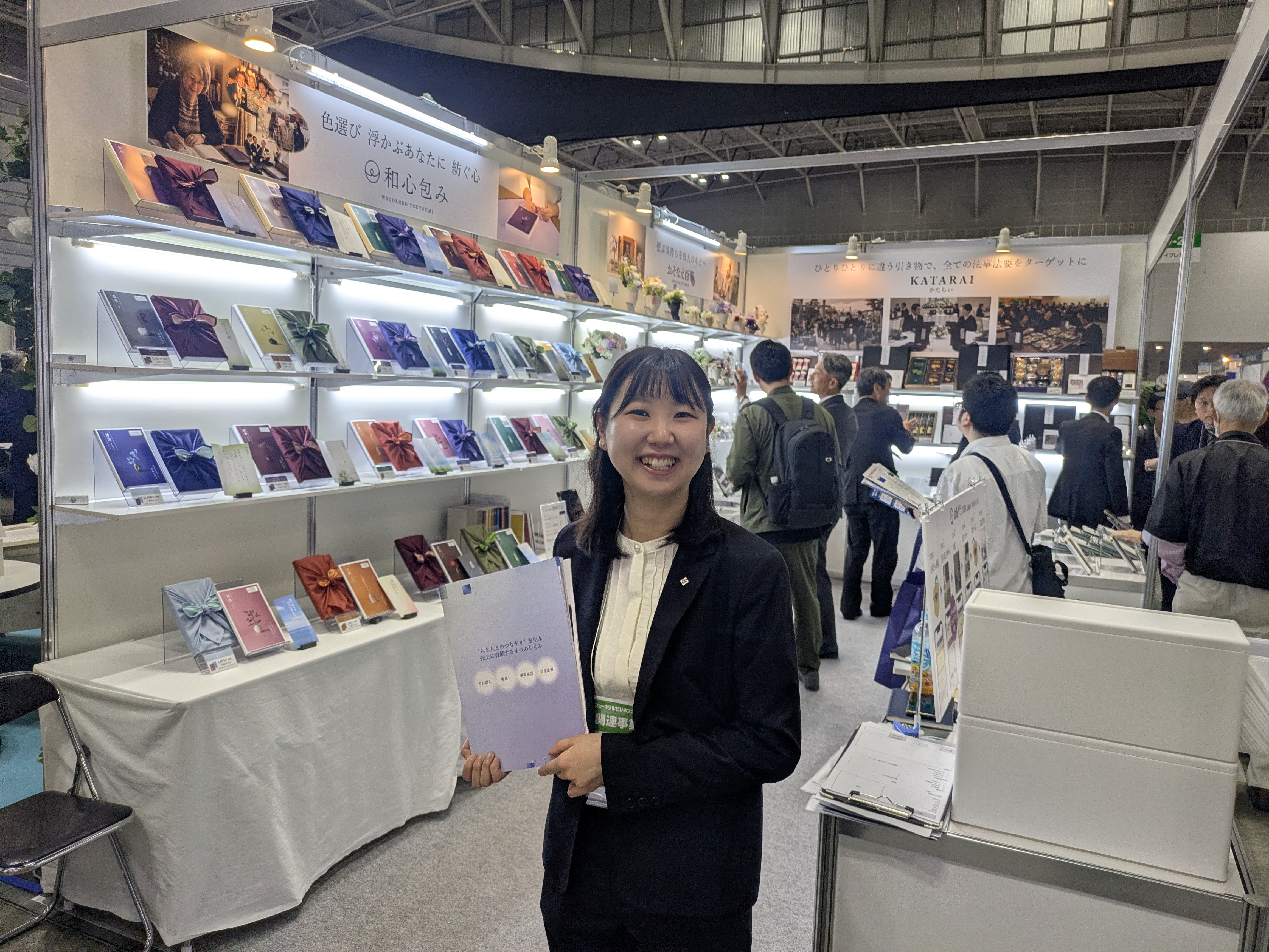 企画開発部 M.Y 業務中の様子